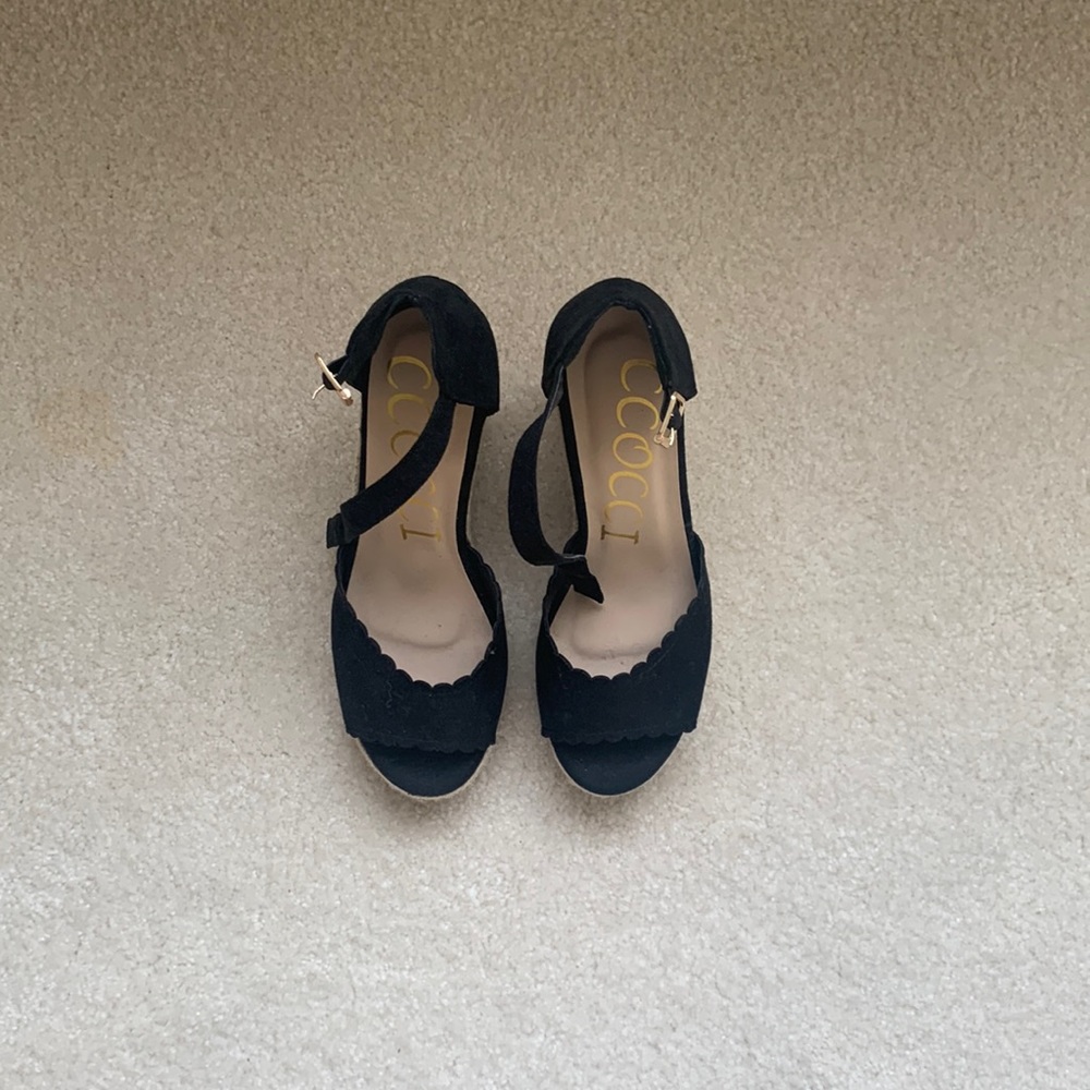 Black heels Size 8.5 Never worn Ccocci